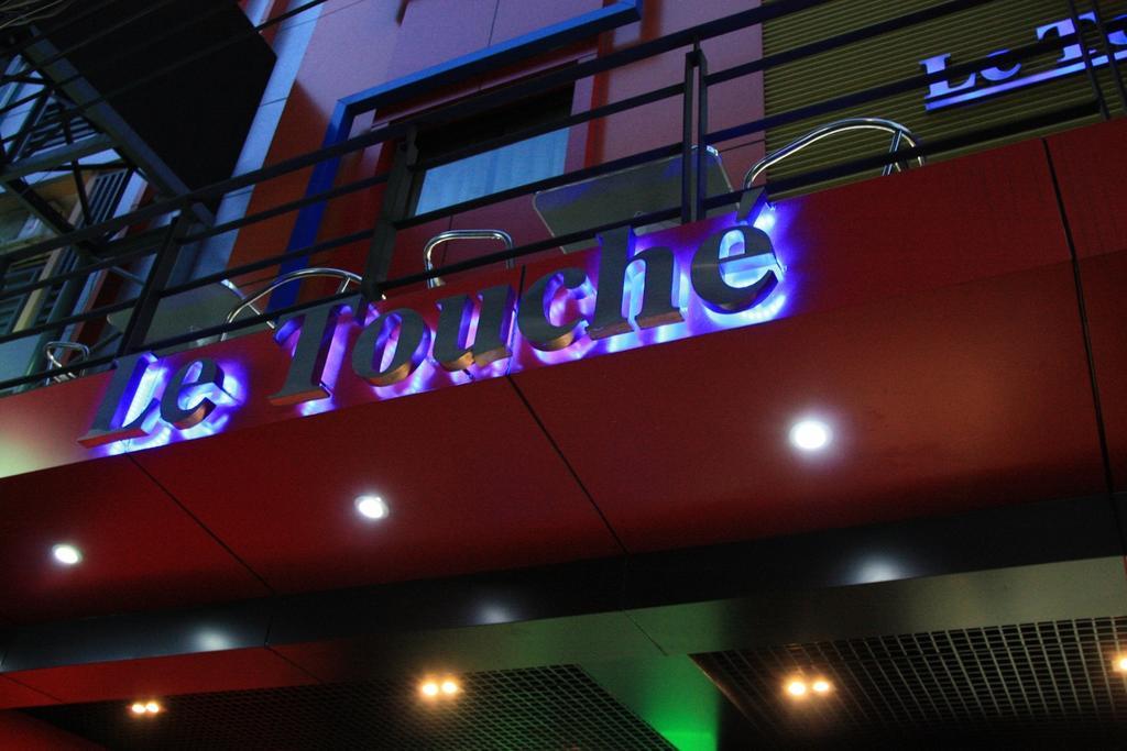 Le Touche Hotel Bangkok Dış mekan fotoğraf