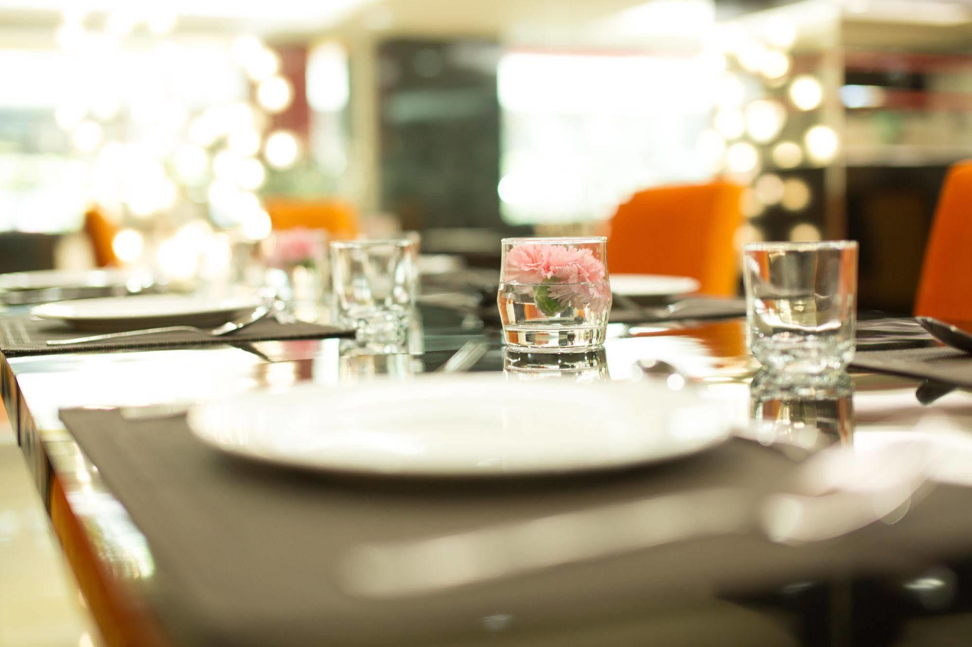 Le Touche Hotel Bangkok Dış mekan fotoğraf