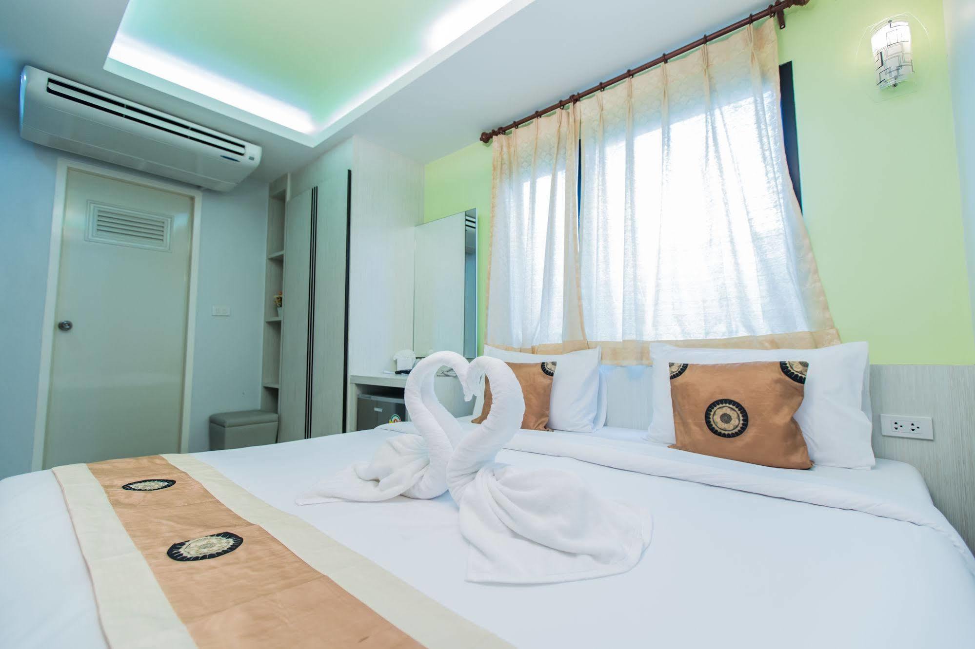 Le Touche Hotel Bangkok Dış mekan fotoğraf