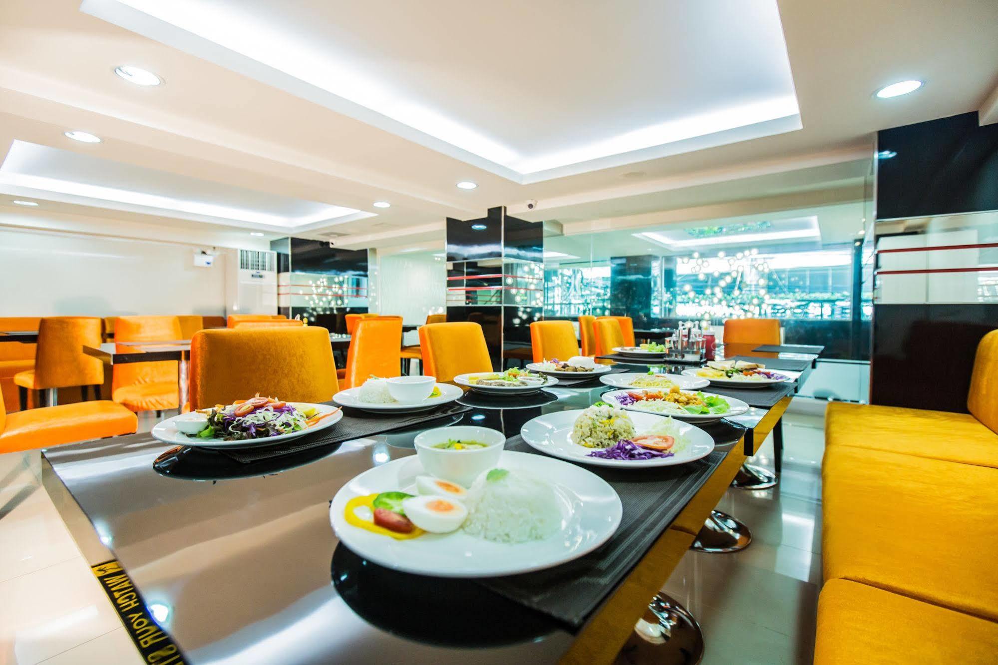 Le Touche Hotel Bangkok Dış mekan fotoğraf