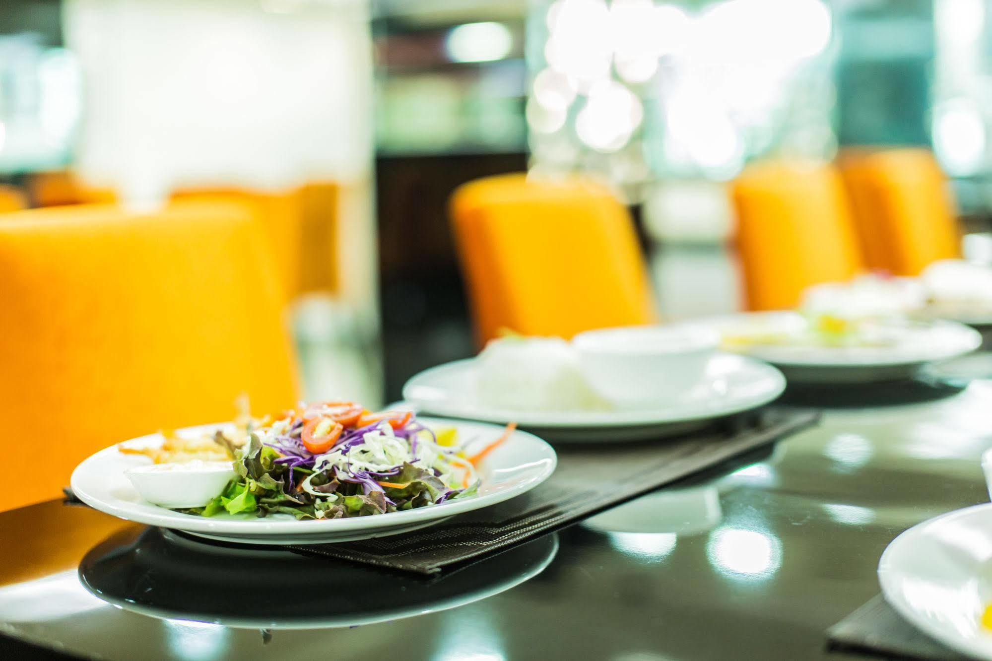 Le Touche Hotel Bangkok Dış mekan fotoğraf
